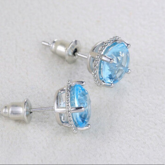 NEW 925 Sterling silver Diamond Stud Earrings - Picture 5 of 7